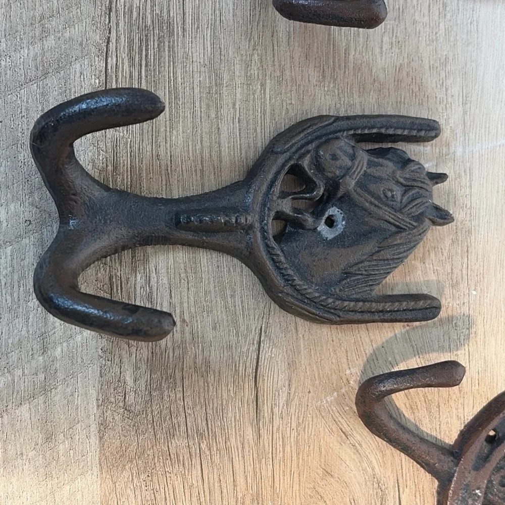 3 Piece Rustic Horse Head HorseShoe Wall Hooks Cast Iron Antique